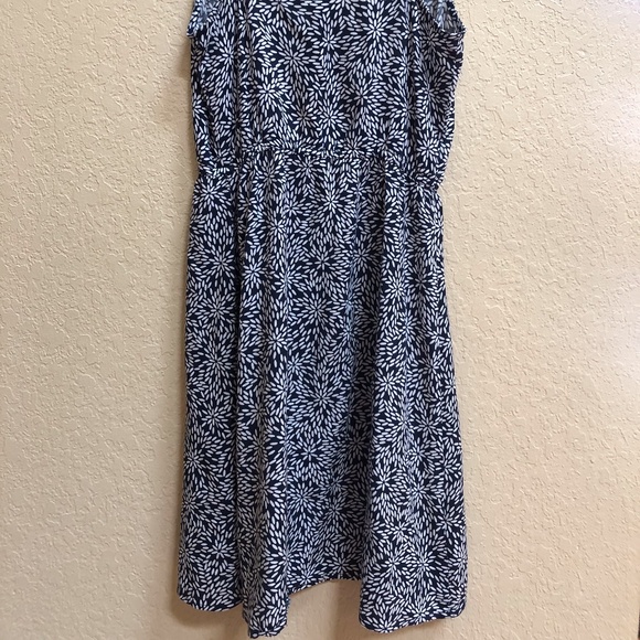 H&M (Divided) Navy Patterned Dress - Picture 4 of 4